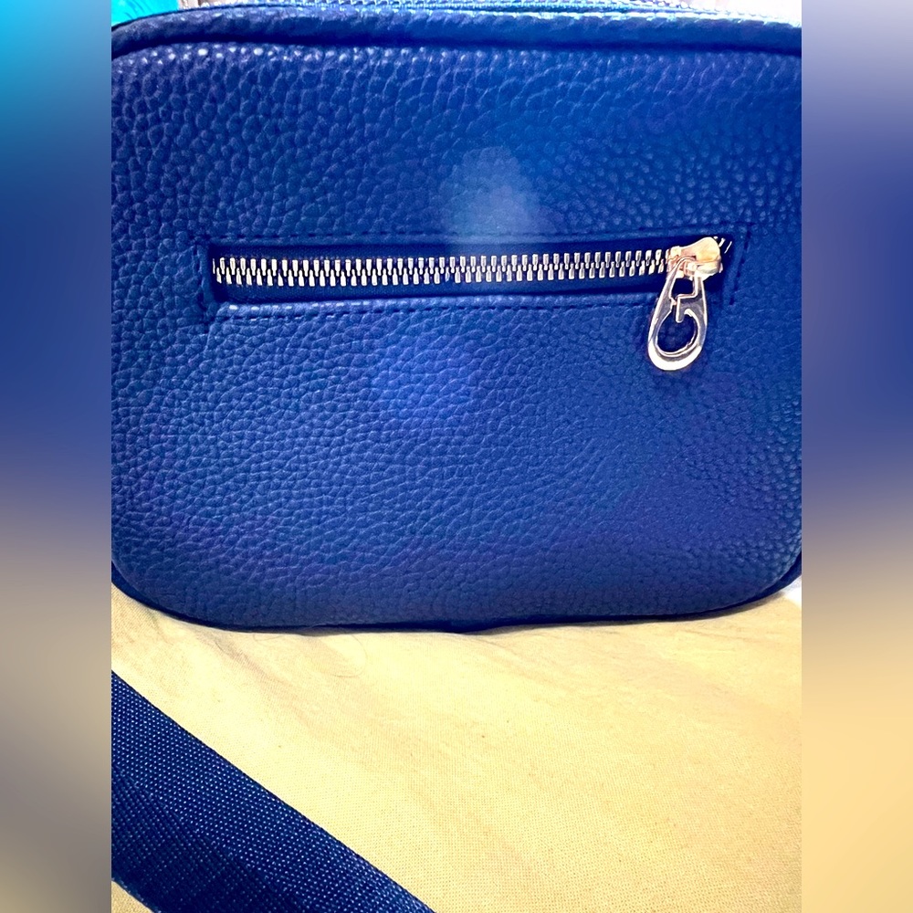 Brand new Designed inspired crossbody bag - Picture 3 of 4